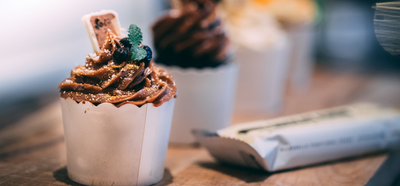 Proteinrige chokolade muffins med blåbær