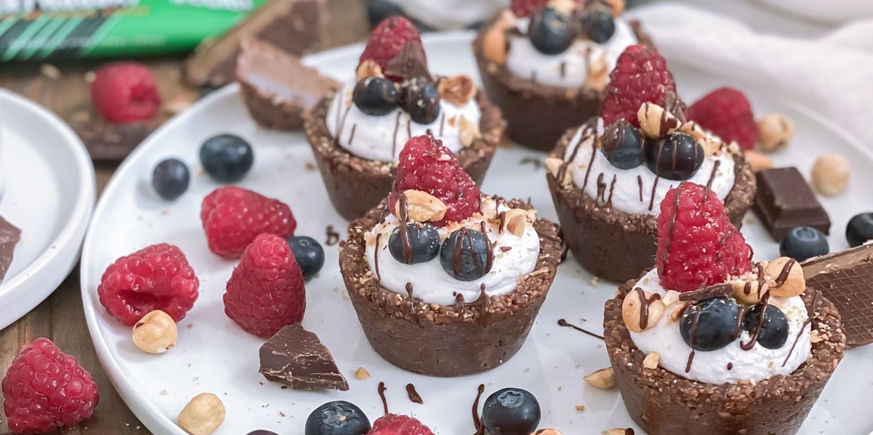 Vegansk nøddekurv med chokolademousse
